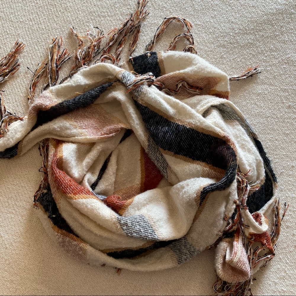 Soft Triangle Scarf